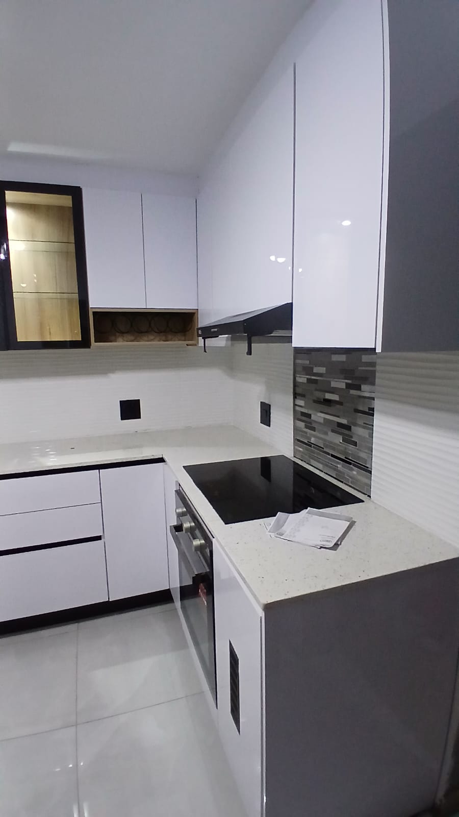 White Modern Kitchen — Island & Cooktop